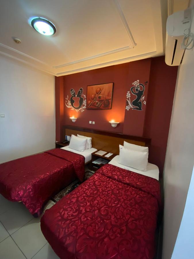 Bano Palace Hotel Douala Exterior photo