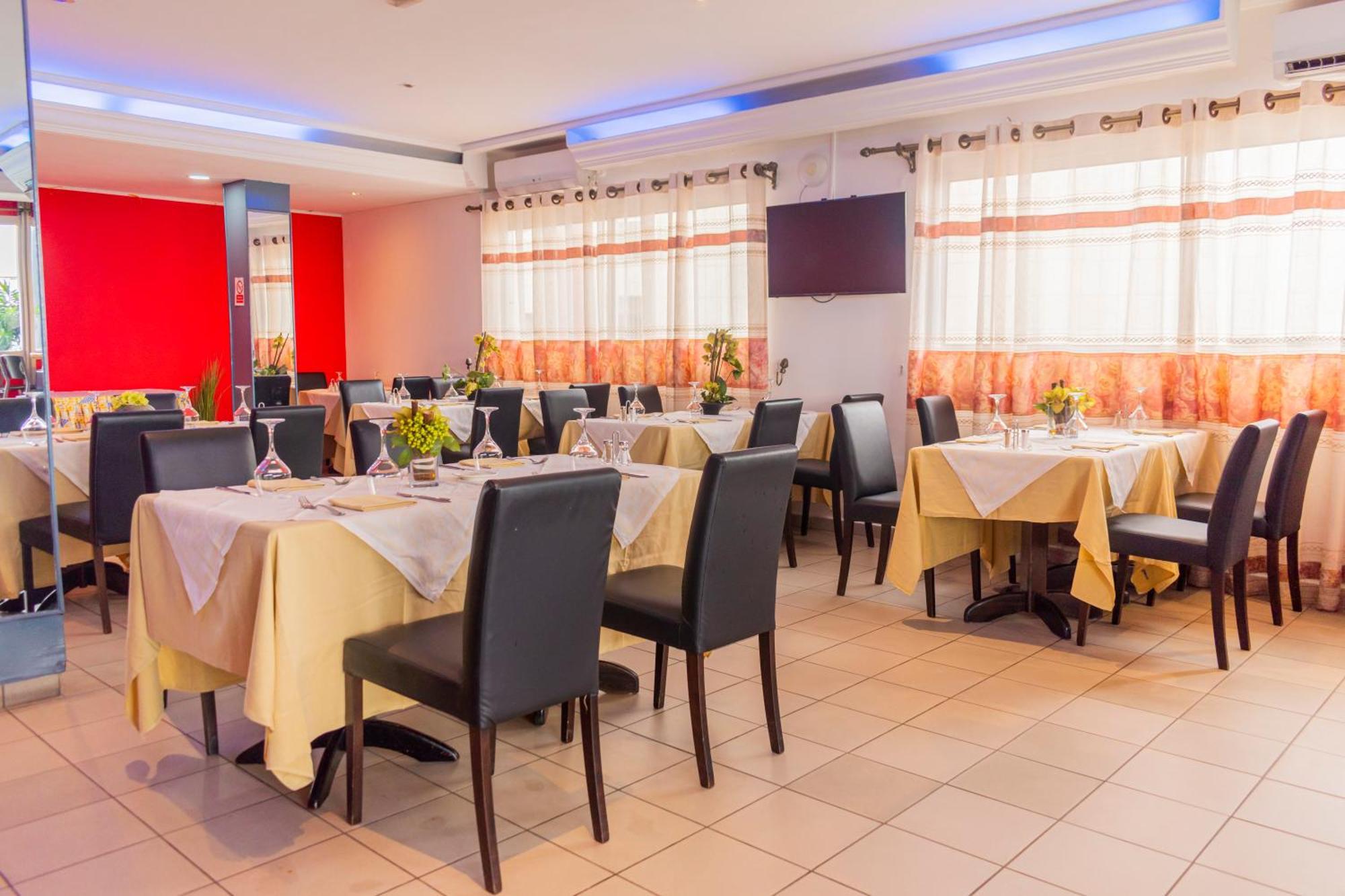 Bano Palace Hotel Douala Exterior photo