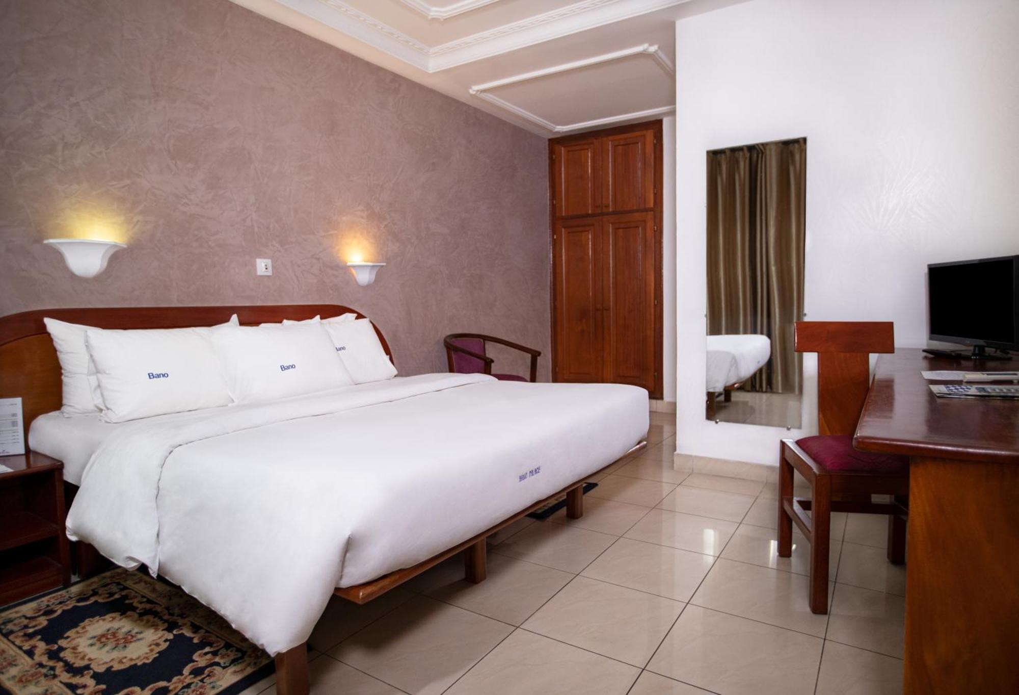 Bano Palace Hotel Douala Exterior photo