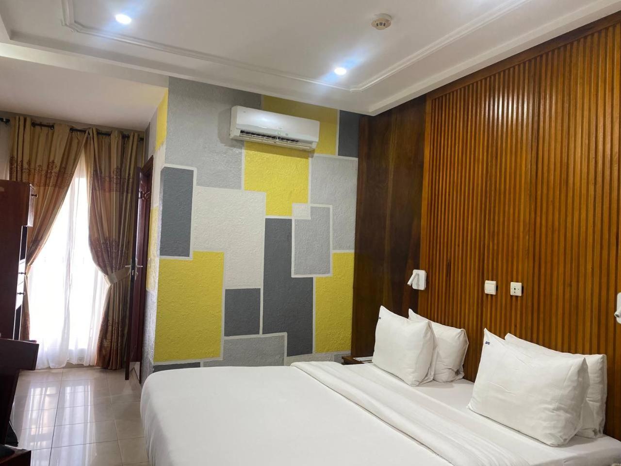 Bano Palace Hotel Douala Exterior photo