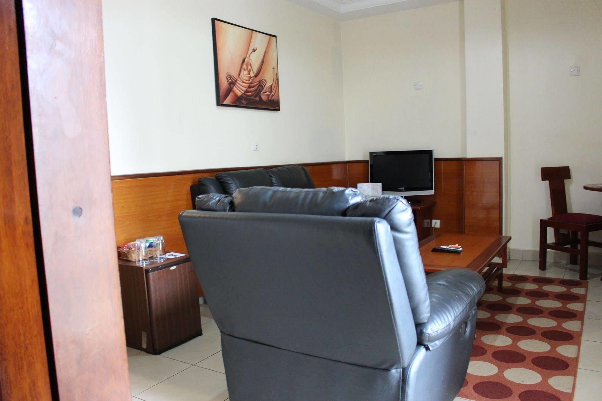 Bano Palace Hotel Douala Exterior photo